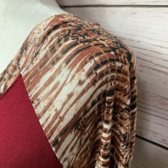 NWT Emerald Burgundy Print Raglan Tunic - Picture 4 of 7